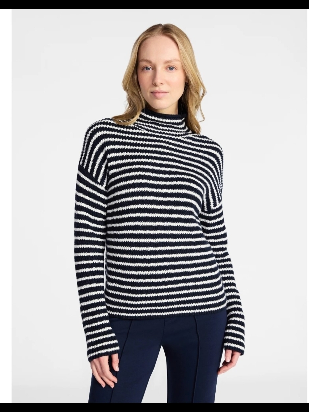 Navy and white Striped long Neck Sweater Long Sleeves Size XXL (20)